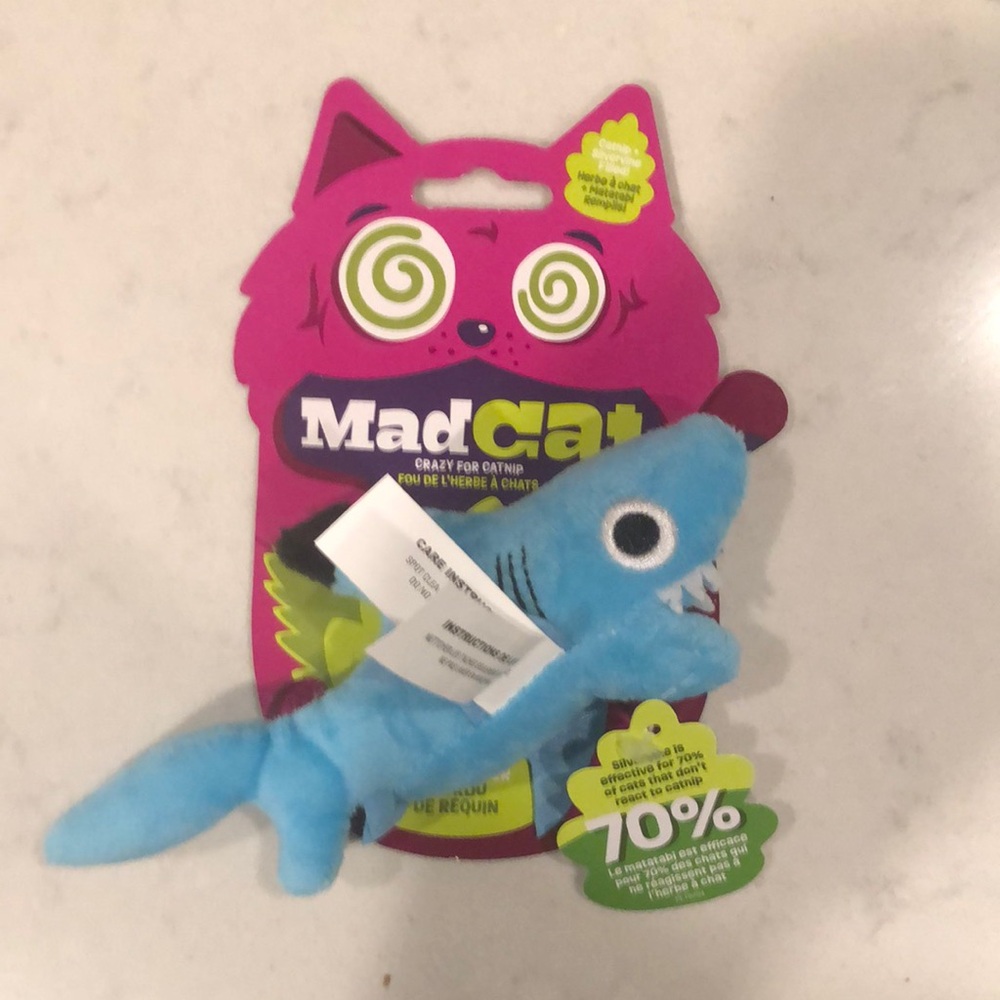 Mad Cat Blue Shark Cat Toy